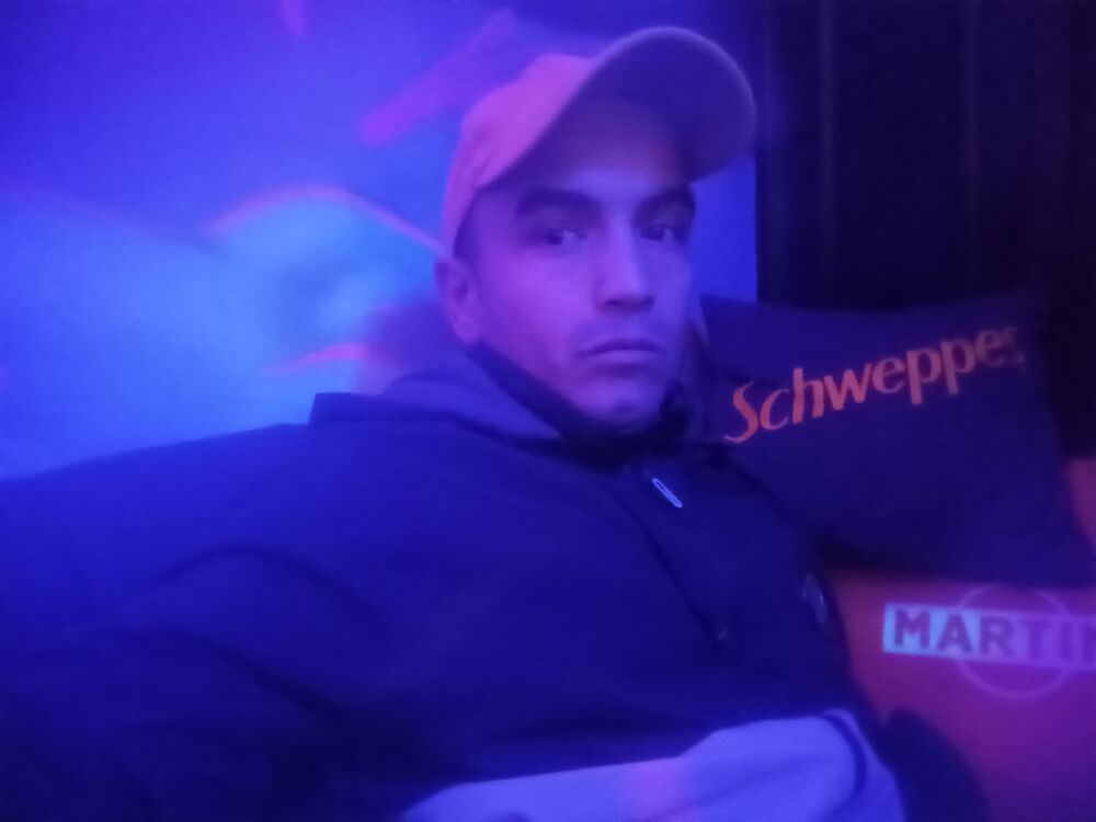  54666041  Samuhommet, 31 ,    