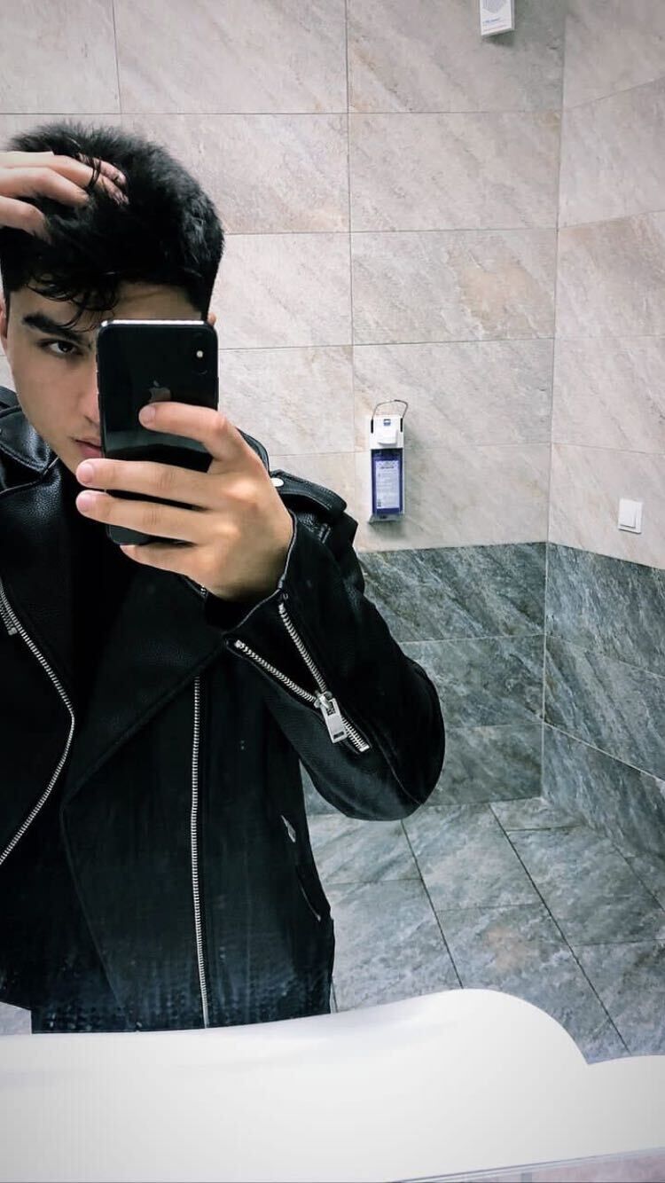  37283911  Issa, 26 ,    