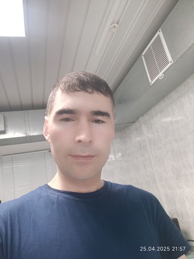  51117861  Ilfat, 34 ,    