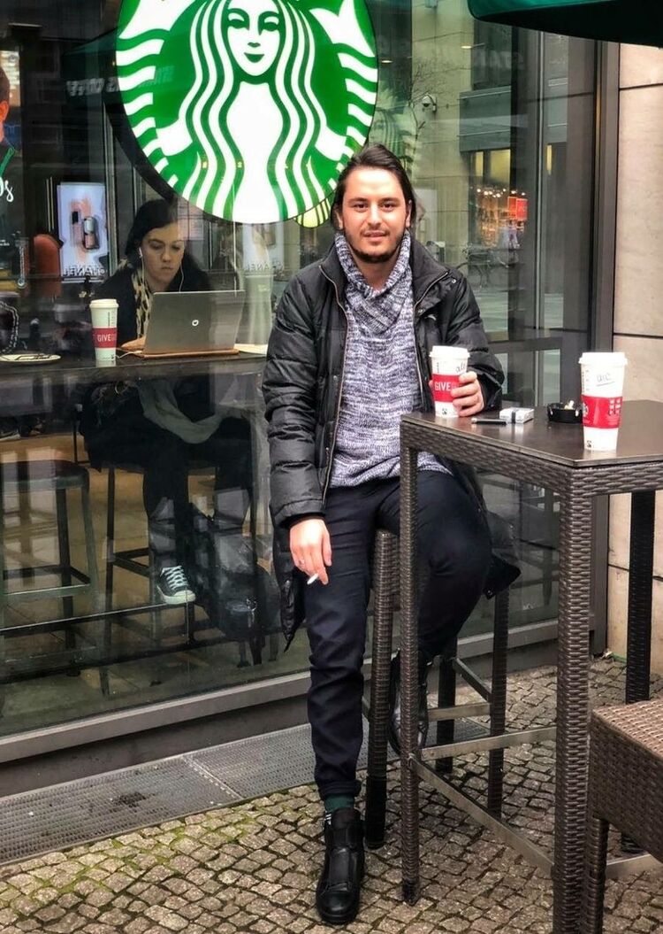  ,   Gruzin, 32 ,   