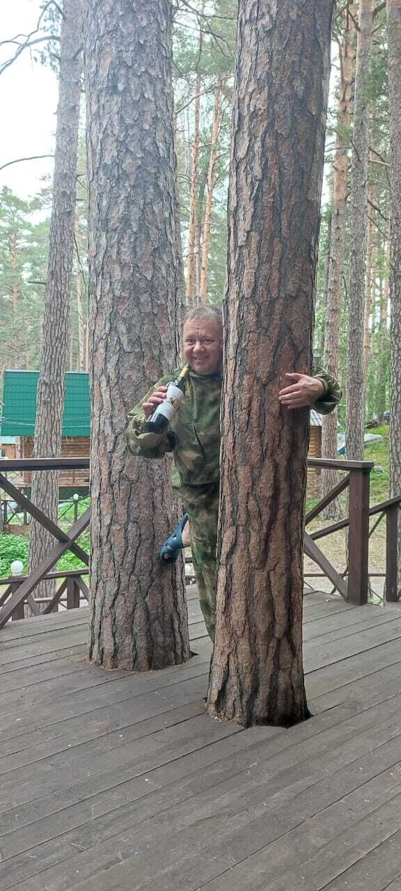  ,   Sergei, 47 ,     