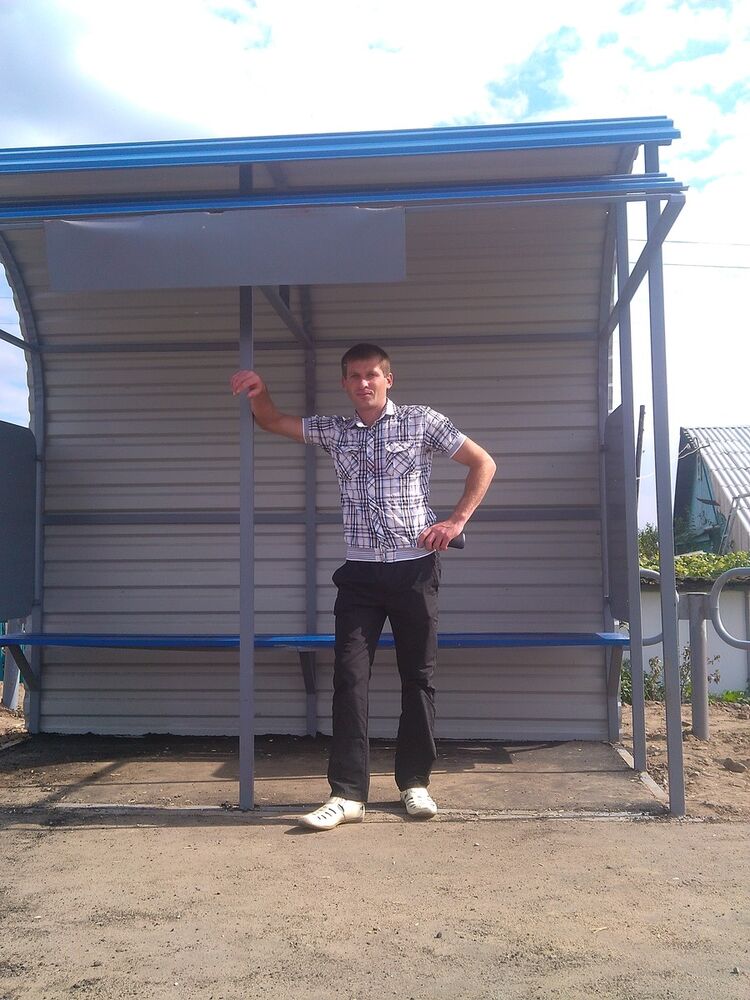  5549991  Sergei, 40 ,    