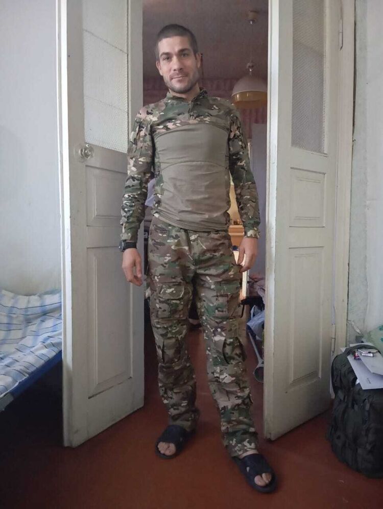  53835801  , 37 ,    --