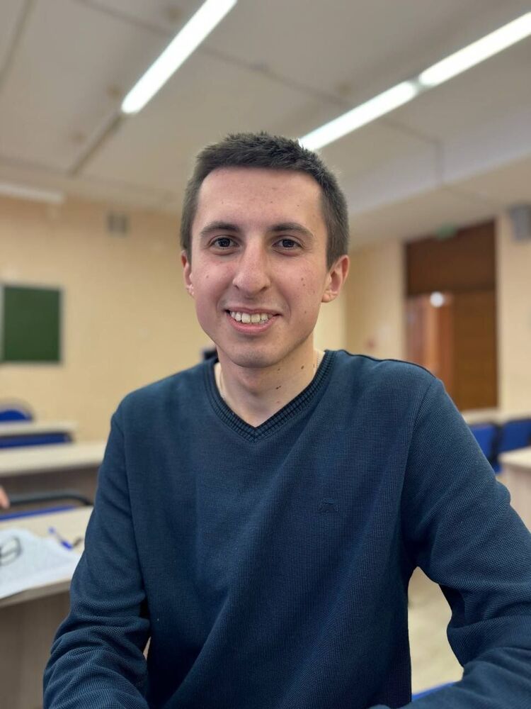  45262031  Dzianis, 22 ,    