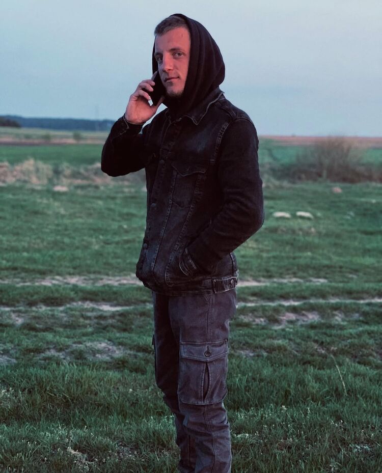  52202141  Igor, 29 ,    