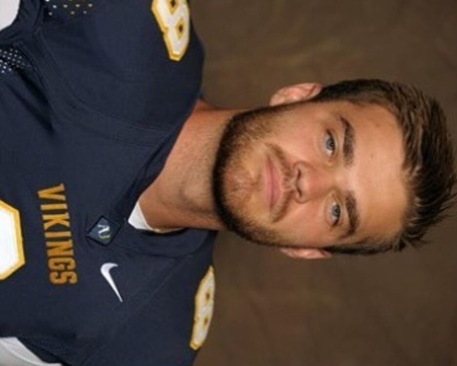  13001381  Sonek, 28 ,    