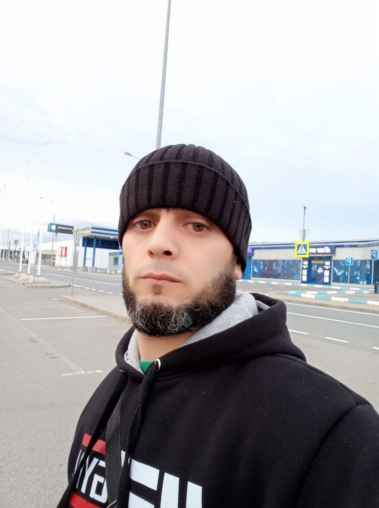  34194551  RASUL, 42 ,    