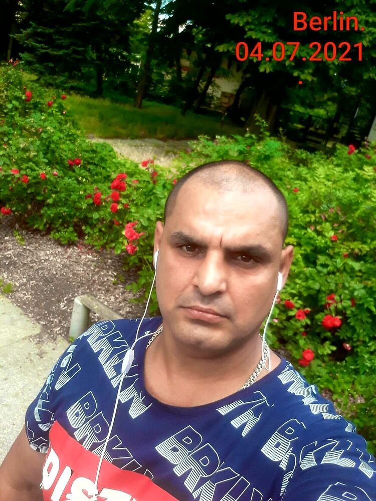  23844471  Vladimir, 46 ,    