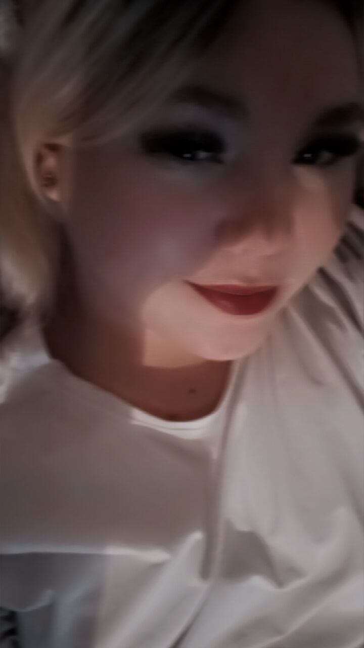  54405521  Victoria, 19 ,    