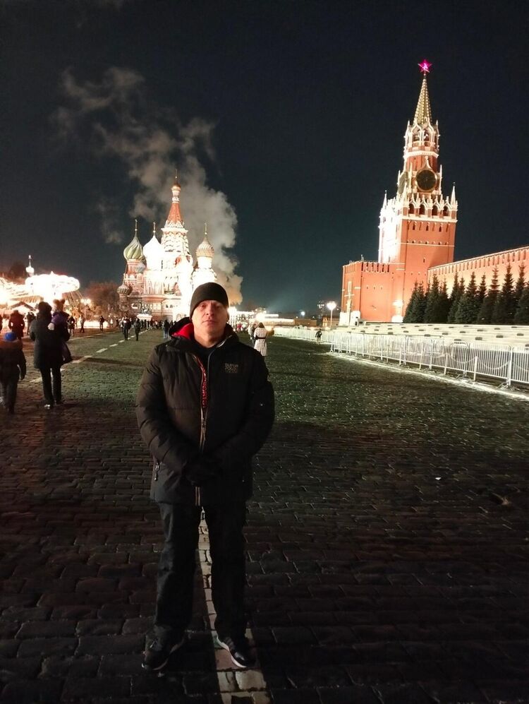  38724781  Oleg, 52 ,    