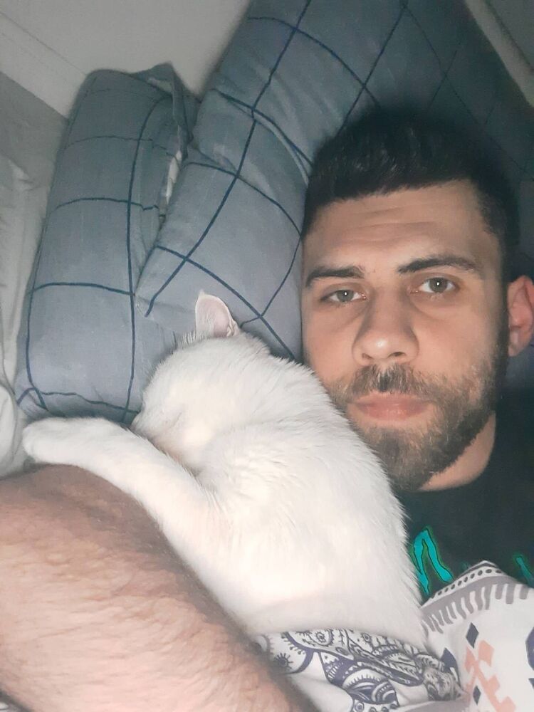  37398111  Gorkem, 32 ,    