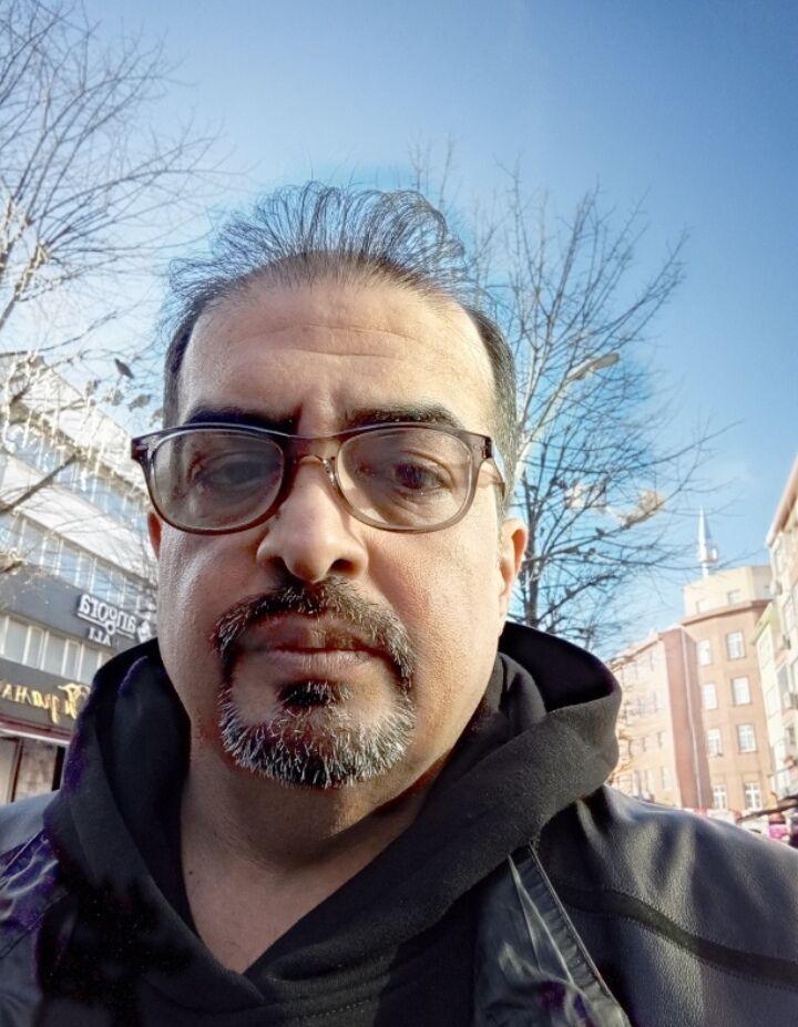  45911931  Adam, 53 ,    