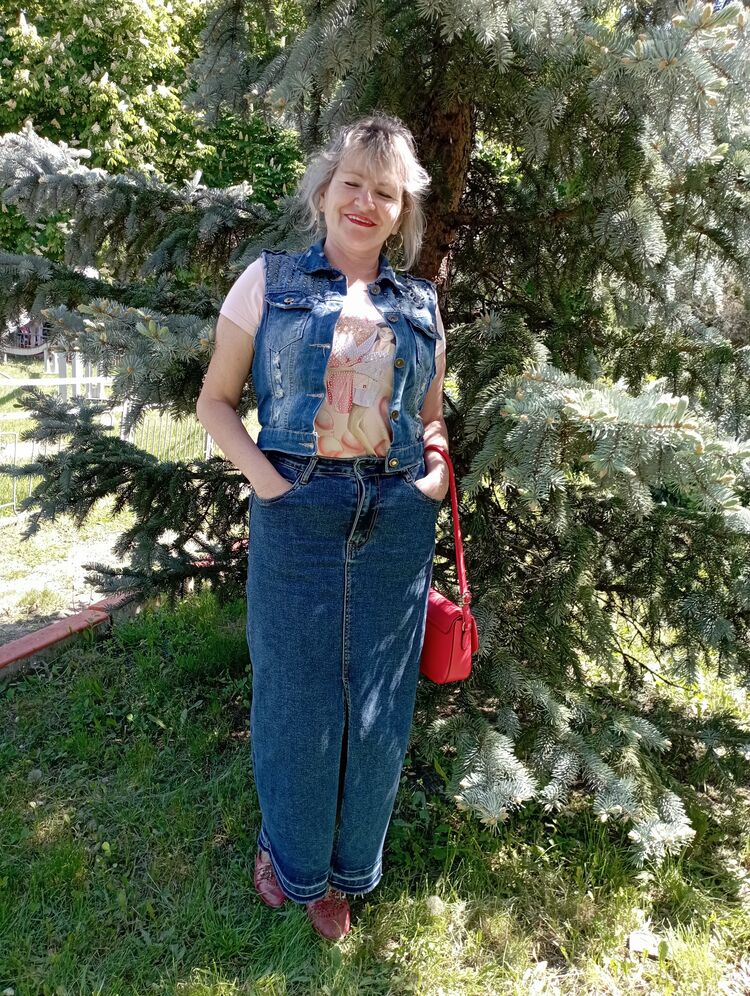  42970371  Olga, 52 ,    