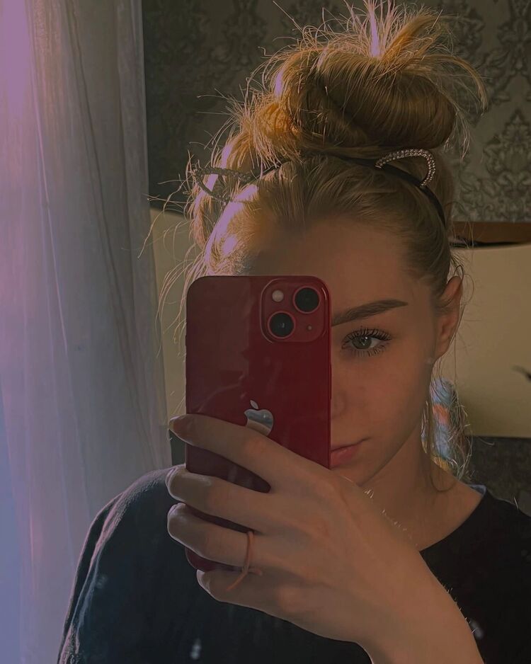  ,   Milana, 23 ,   ,   