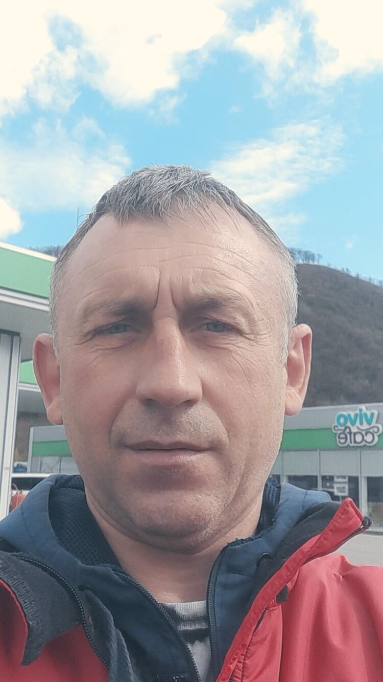  25581071  Vasil, 48 ,    Porec
