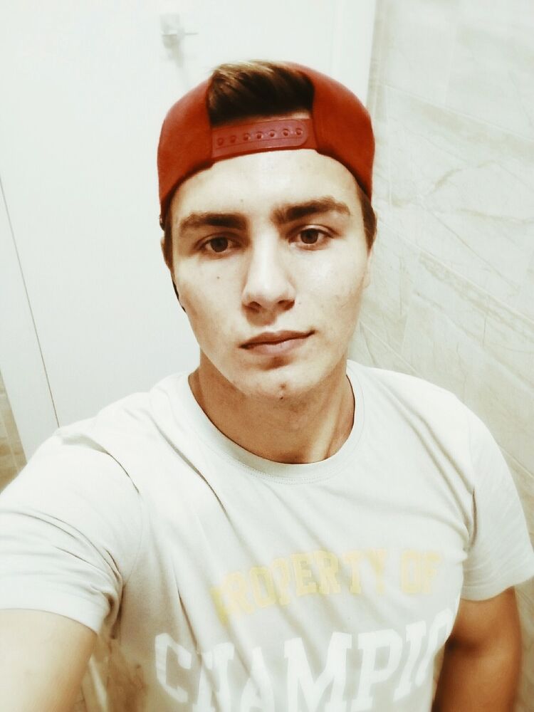  10766611  Alexei, 30 ,    