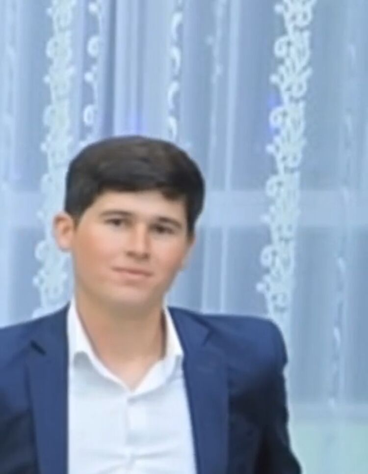  53942601  Gurban, 32 ,    