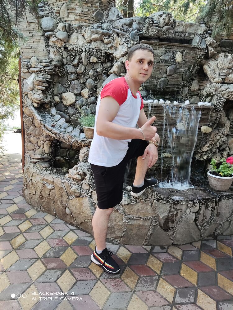  38779461  Oleg, 26 ,    