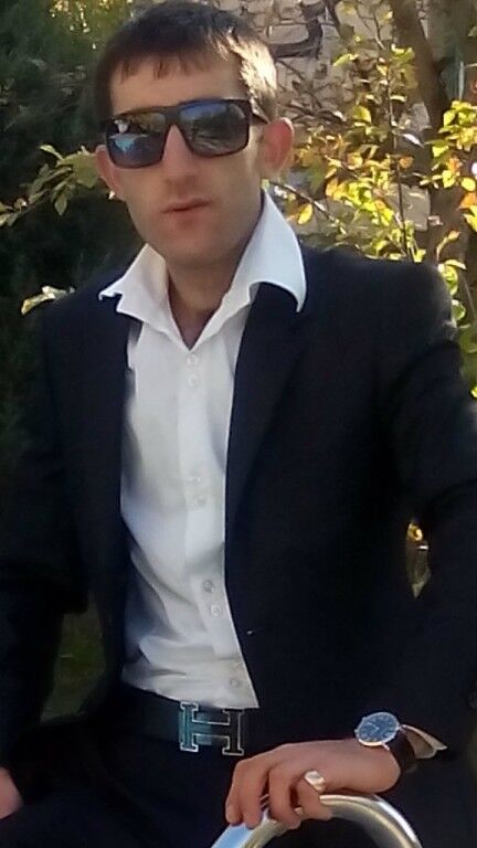  ,   Narek, 33 ,   ,   , c 