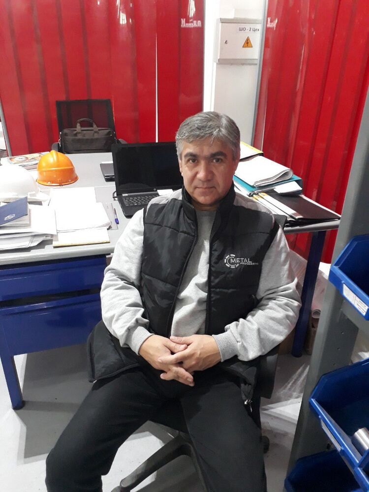  31889511  John, 52 ,    