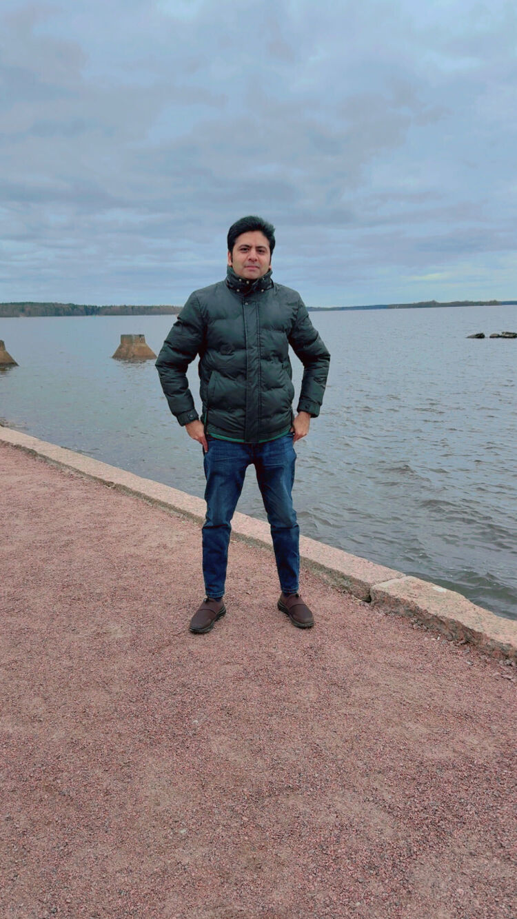  52937401  Zain sheikh, 28 ,    -
