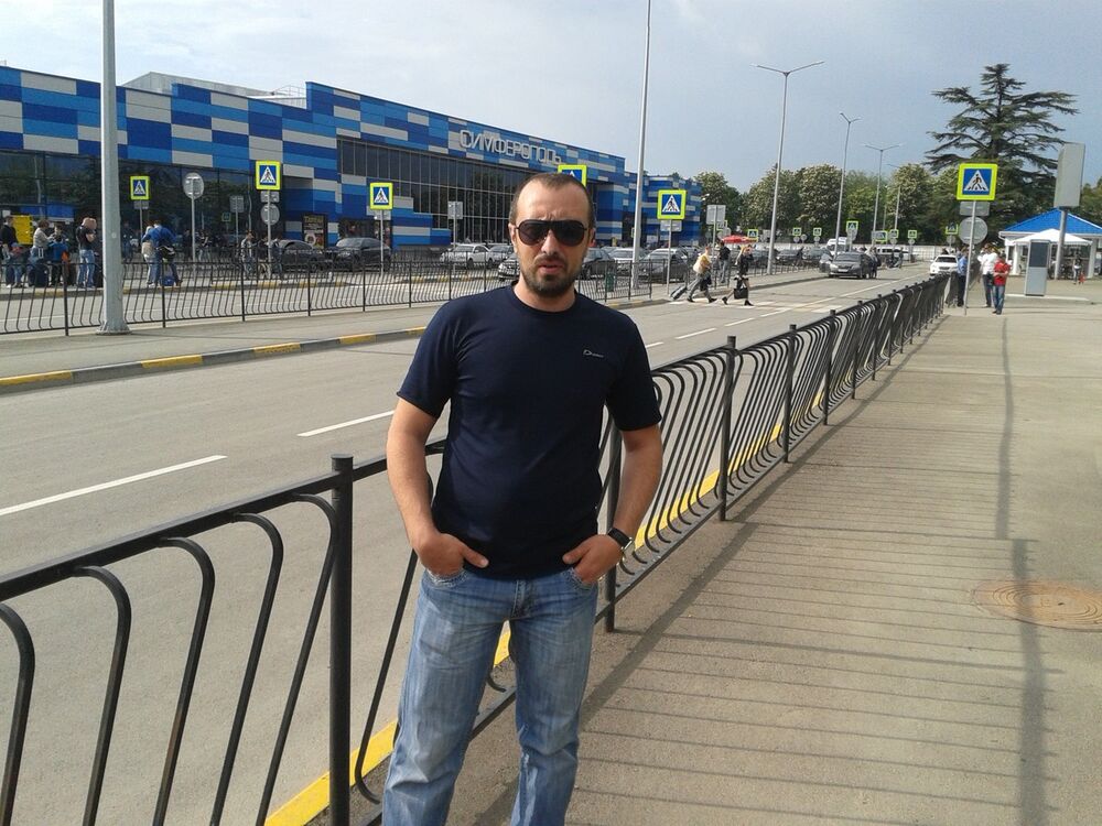  10633381  Arti, 43 ,    