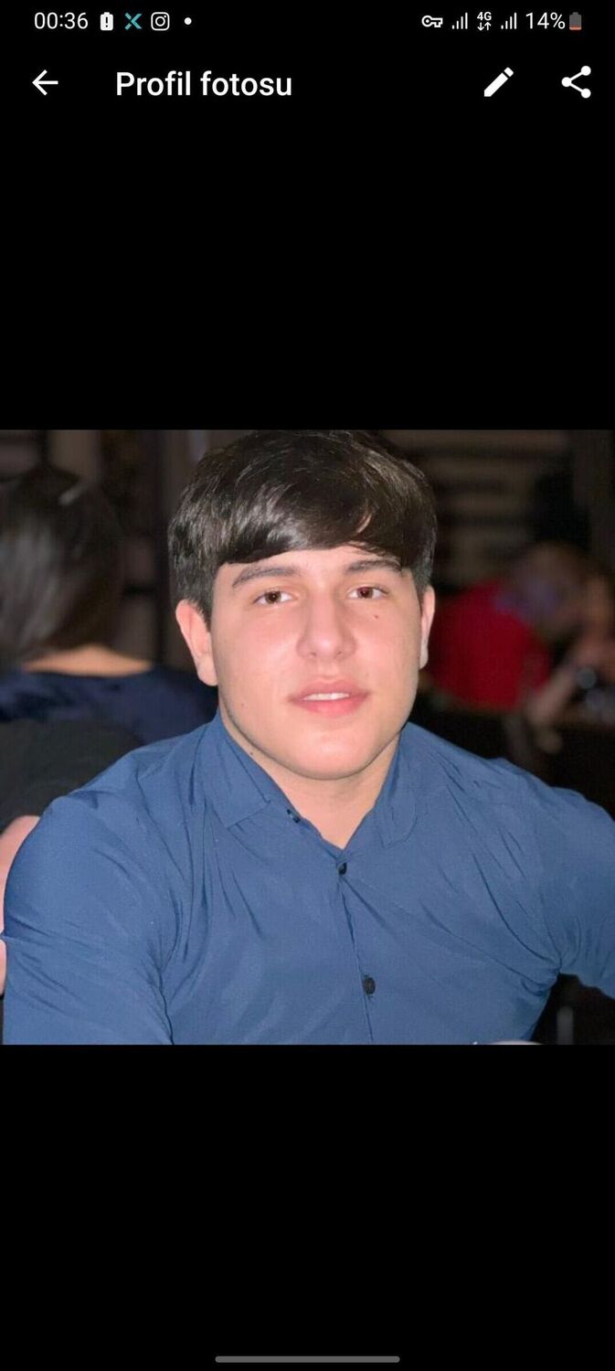  35247991  Farid, 20 ,    