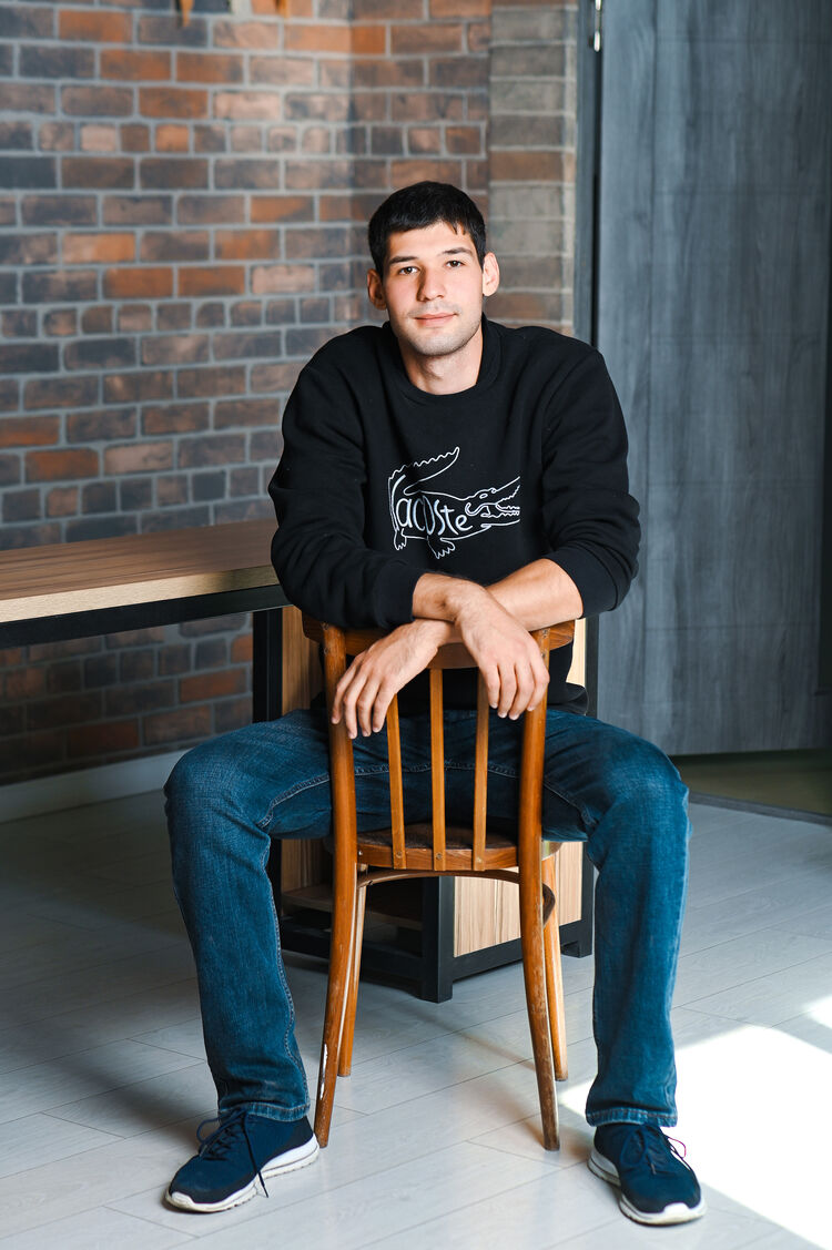  43466121  , 27 ,    -