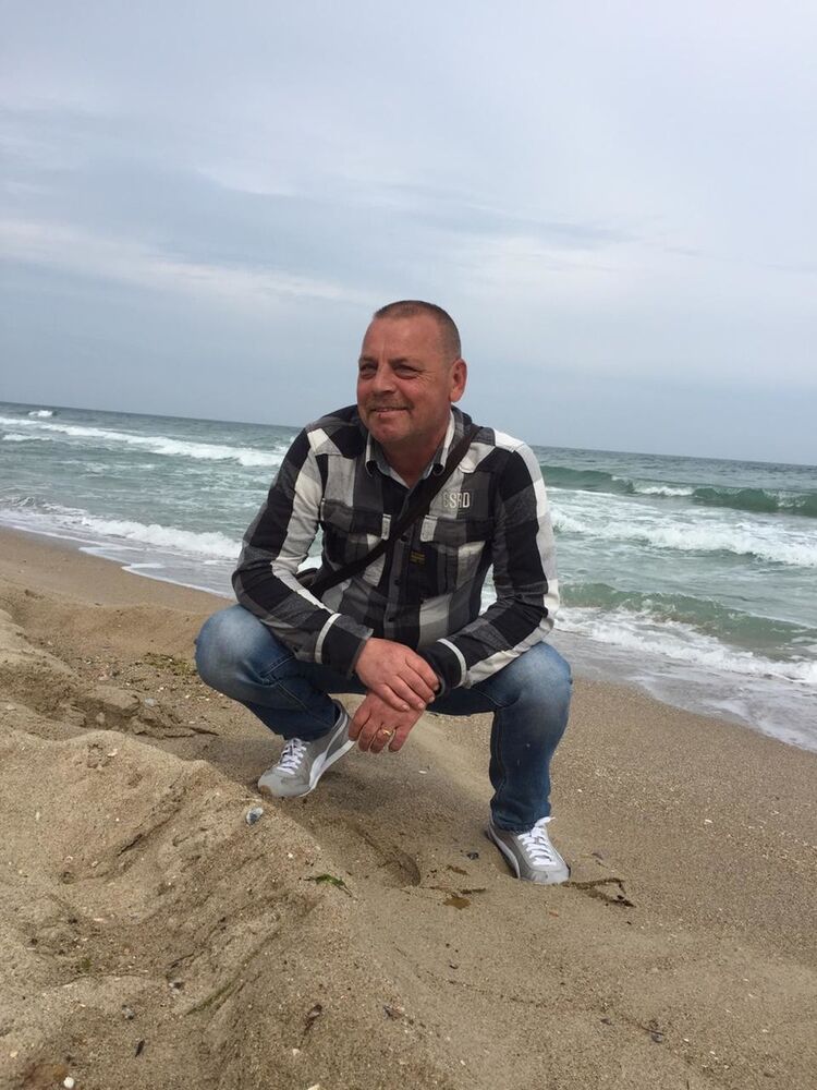  18838931  Nikolay, 59 ,    
