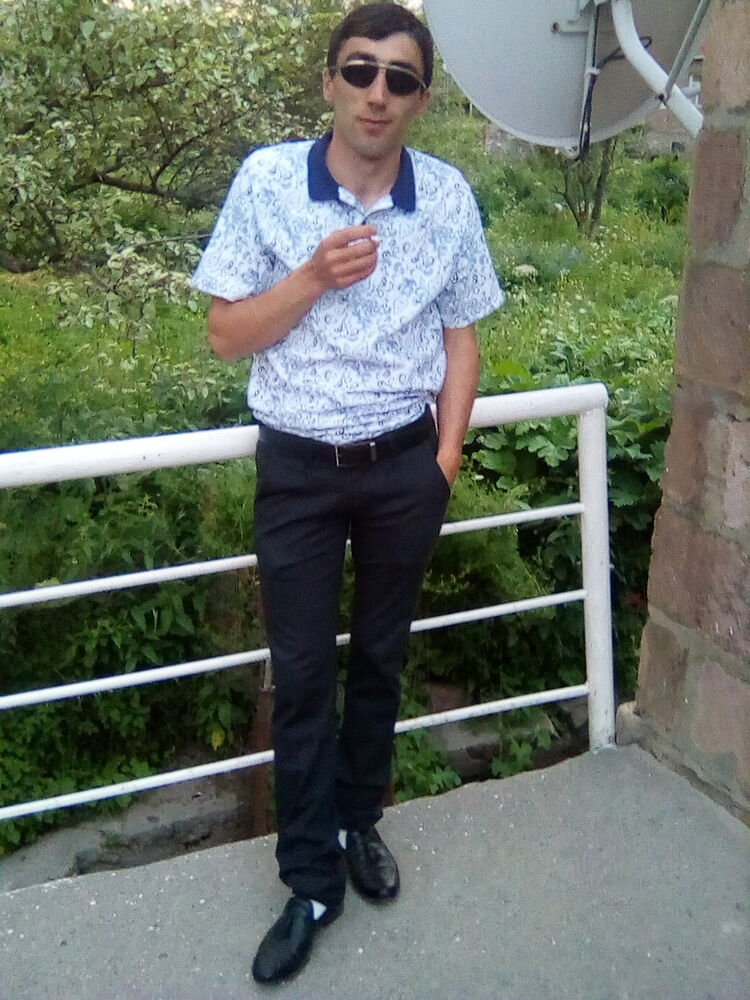  12617291  Narek, 30 ,    
