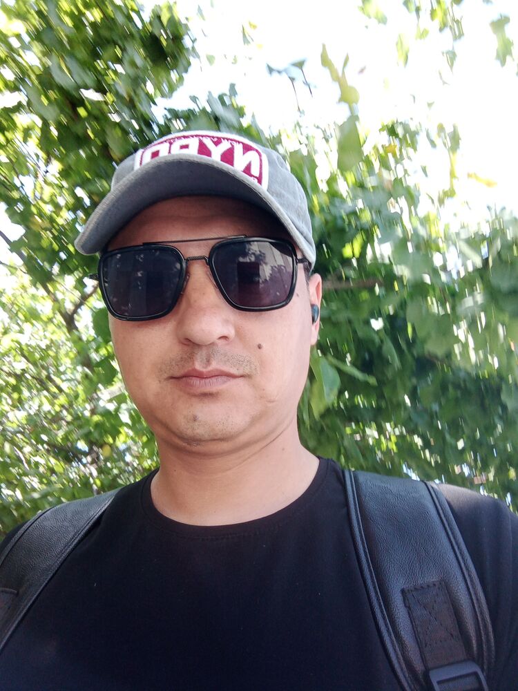  ,   Farhod, 38 ,   
