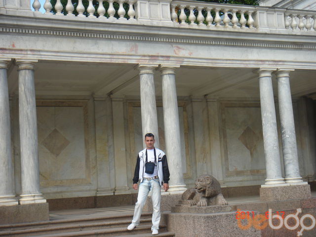  960841  Viktor, 52 ,    