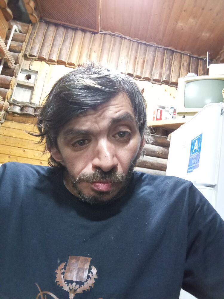  52817401  Elvin, 42 ,    