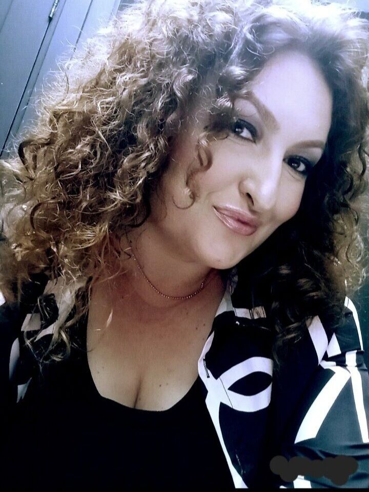  53687441  Helen, 45 ,    