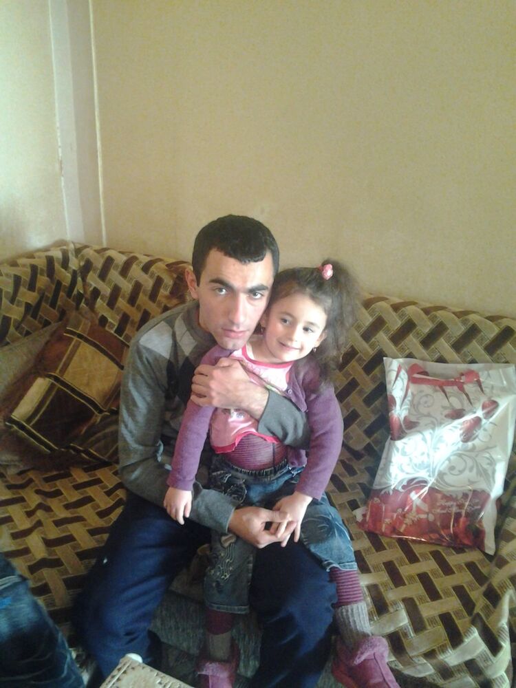  ,   Levon, 35 ,   