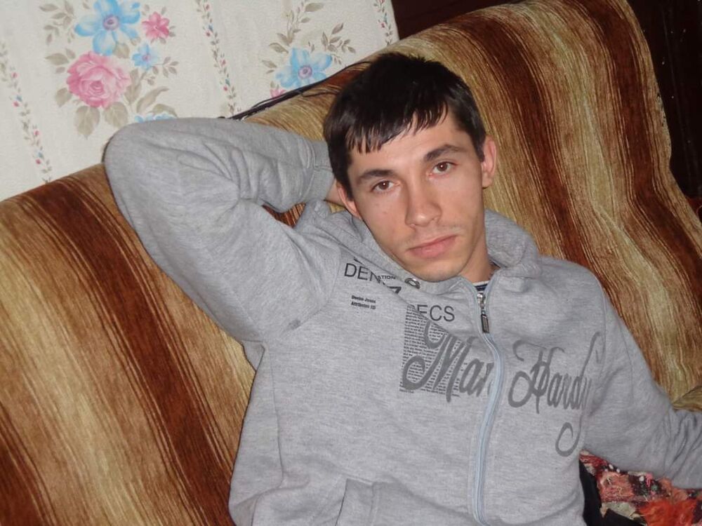  48279641  Irakli, 27 ,    