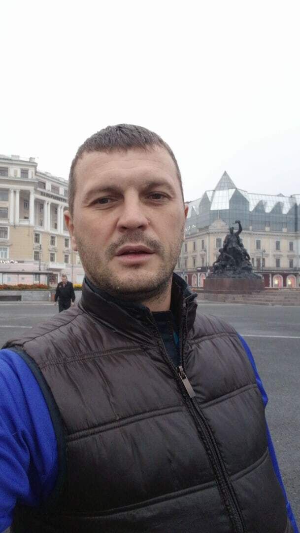  31629591  Maxx, 42 ,    -