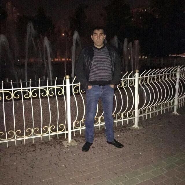  54307881  Makcim, 40 ,    