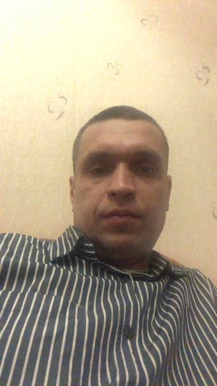  ,   Ruslan, 42 ,   ,   , c 