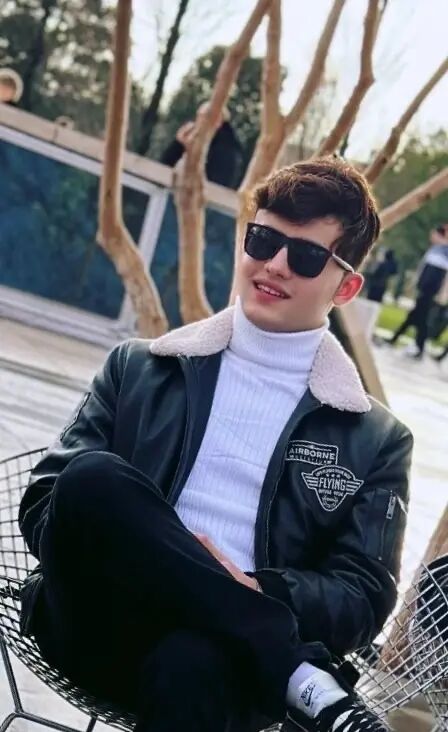  52974041  Tahir, 25 ,    Deleted