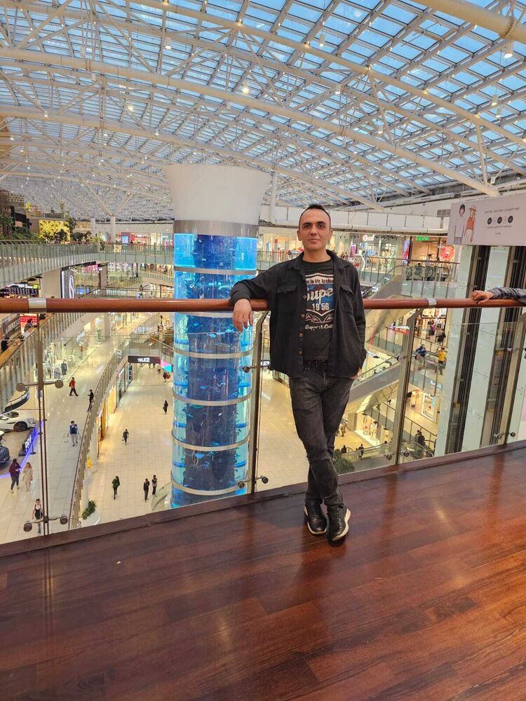  44280111  Yasin, 38 ,    