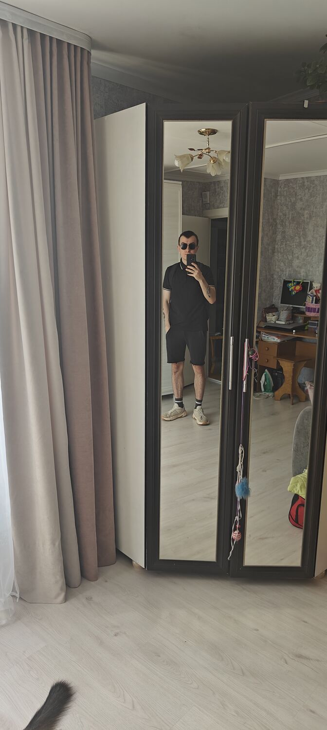  52730771  Artur, 29 ,    