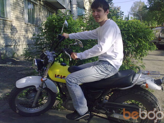  ,   Maikl, 32 ,   