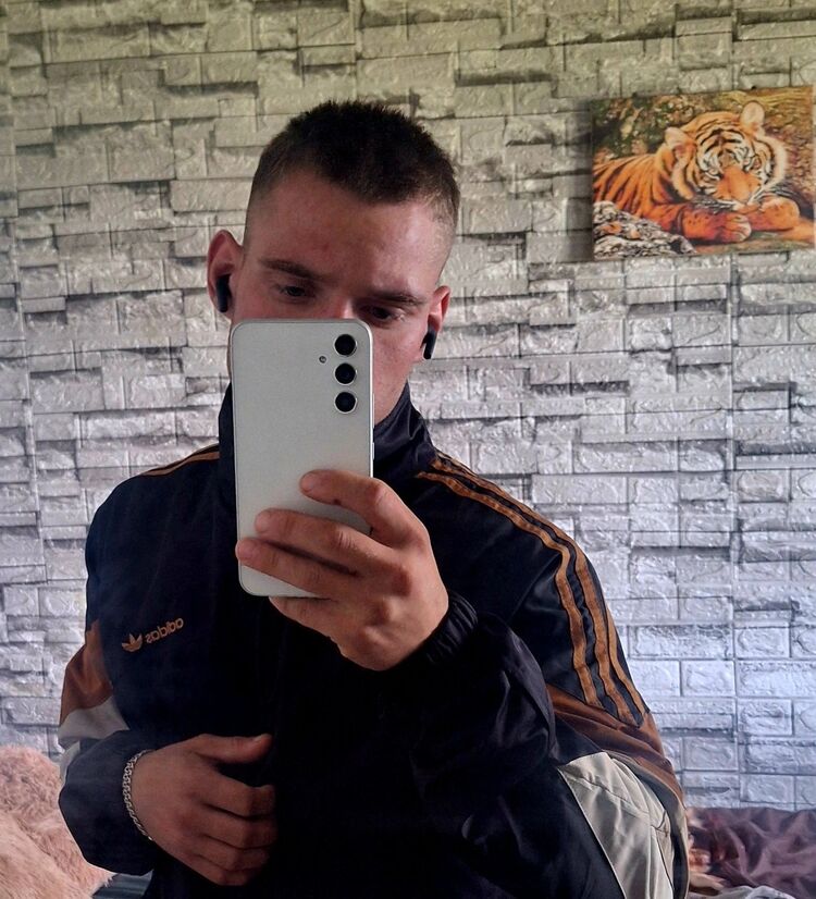  44163921  , 25 ,    