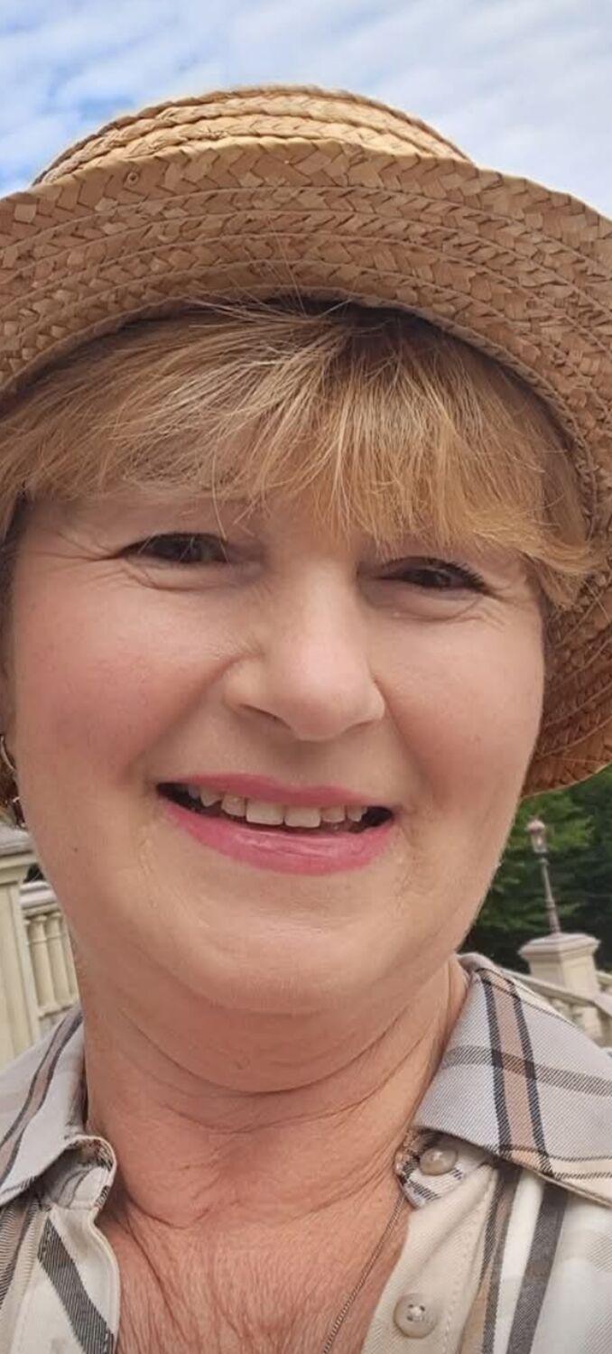  54014231  Valentina, 68 ,    