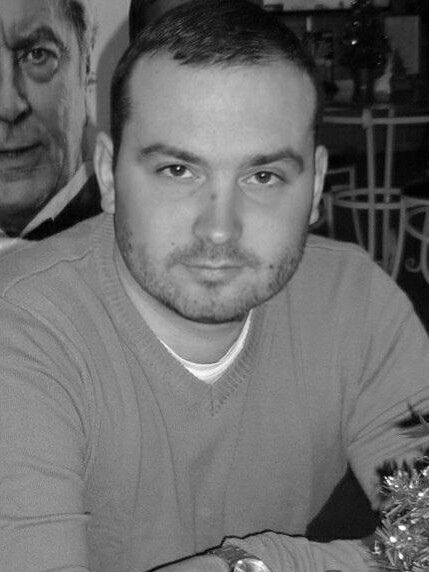  29126211  Denis, 37 ,    