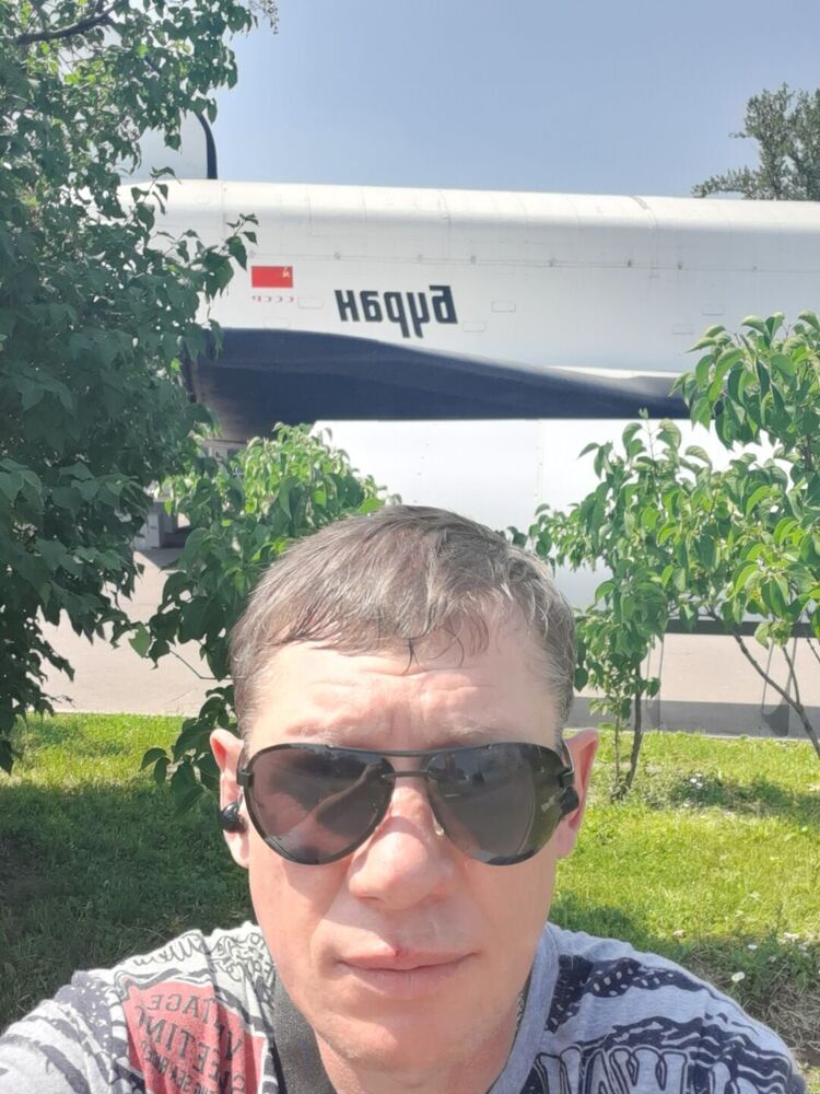  23300561  , 49 ,    