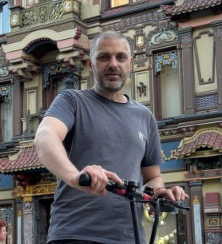  54488901  Ruslan, 44 ,    