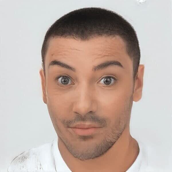  24056901  Roman, 42 ,    