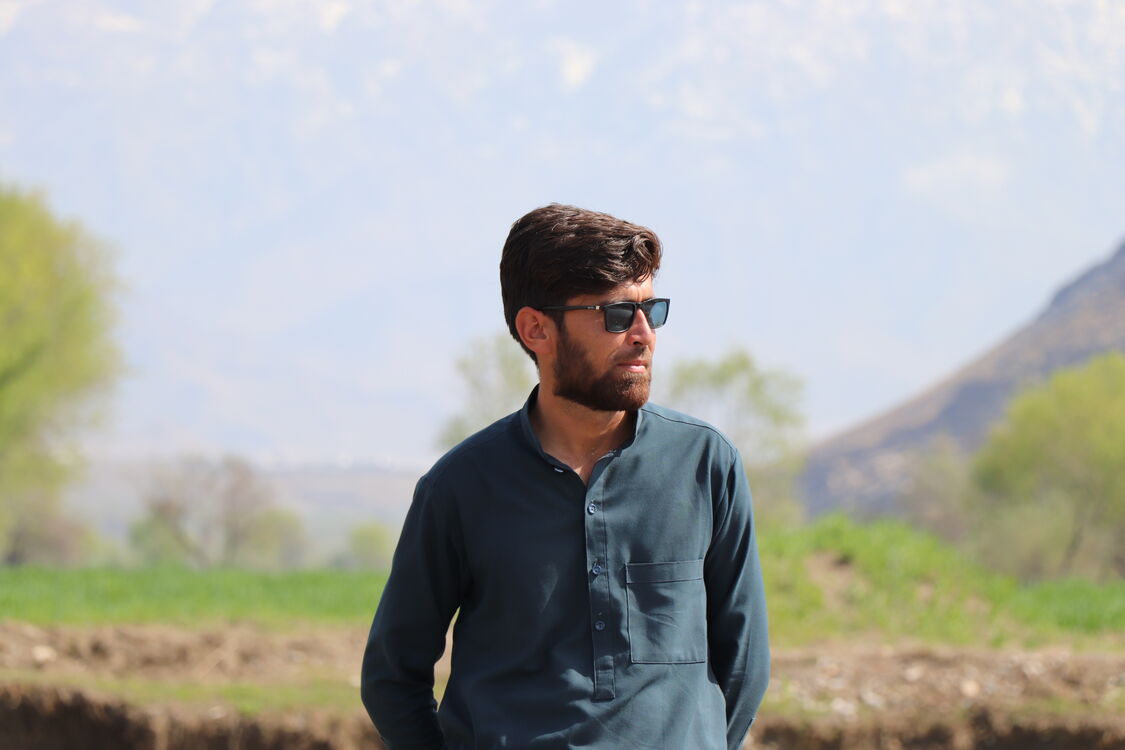  25559371  Ahmad, 33 ,    